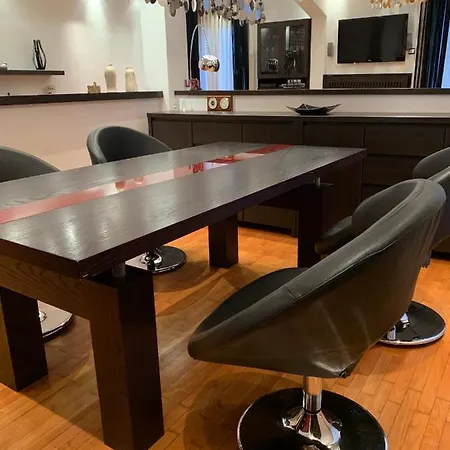 Mr & Mrs Downtown Apartment *